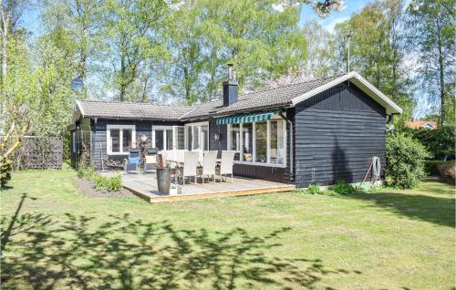 2 Bedroom Cozy Home In Frjestaden