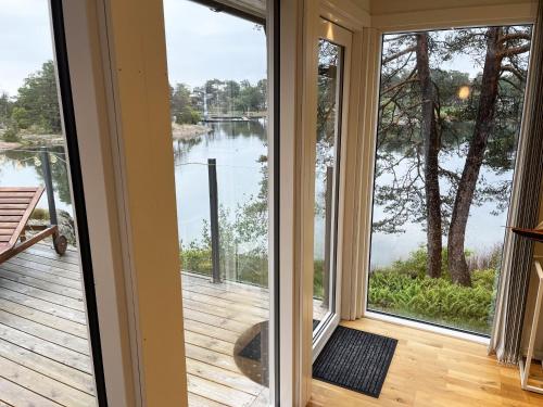 Nice cottage located on a seaside plot outside Oskarshamn